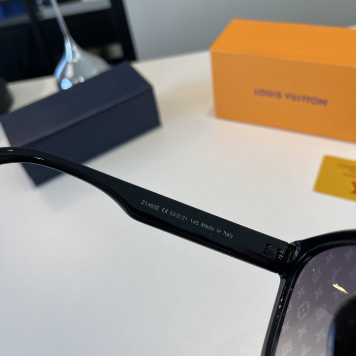 LOUIS VUITTON SUNGLASSES-09