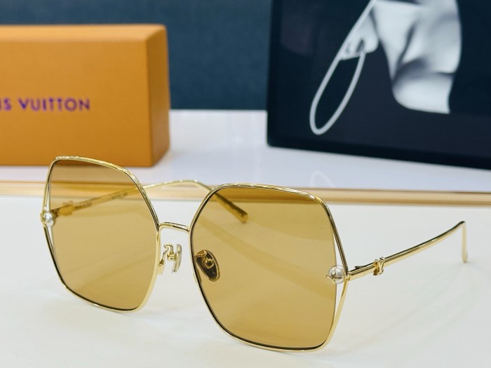 LOUIS VUITTON SUNGLASSES-051