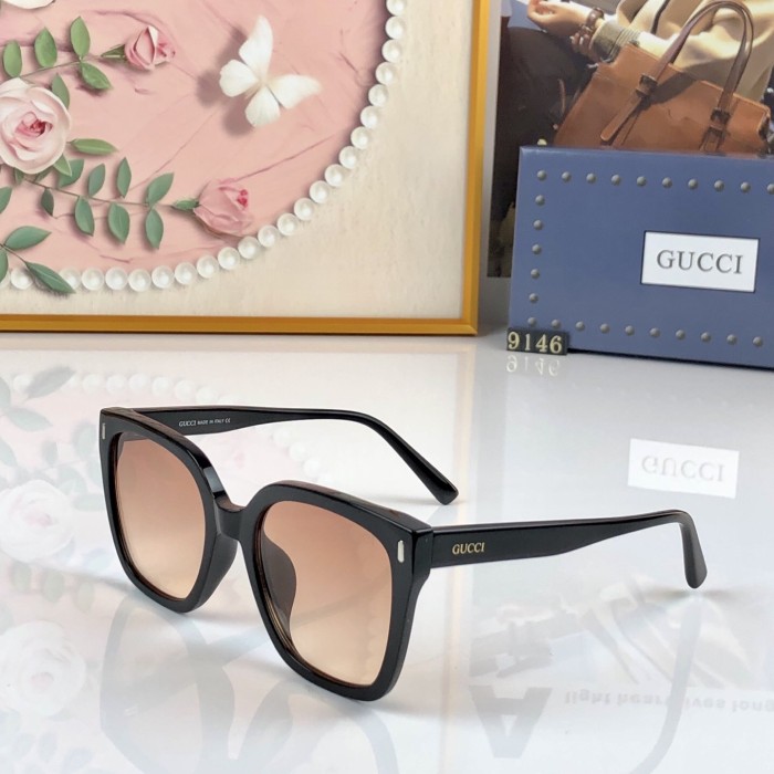 GUCCI  SUNGLASSES-521