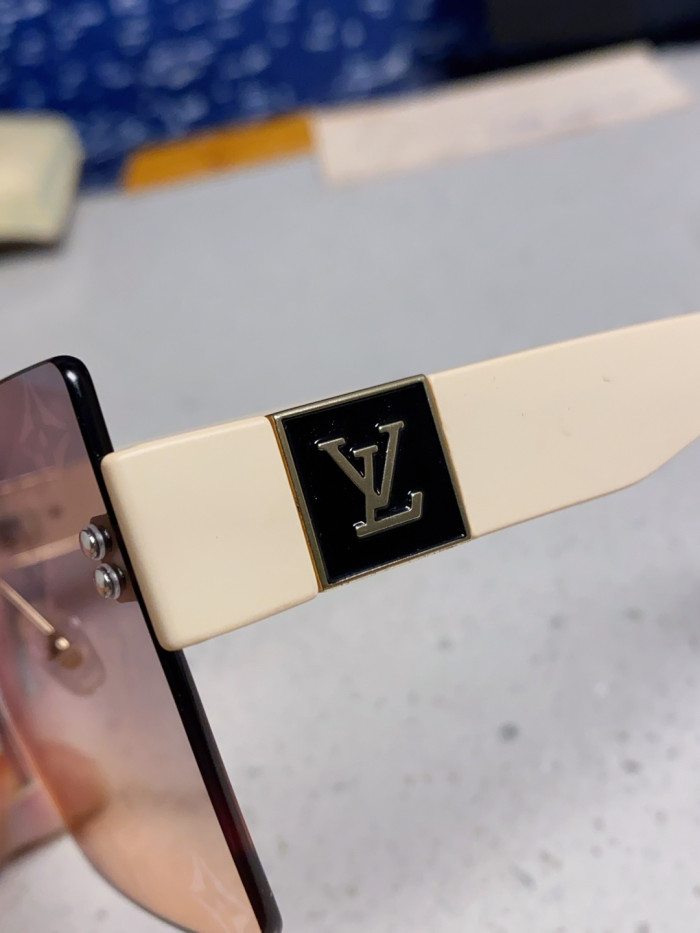LOUIS VUITTON   SUNGLASSES-09