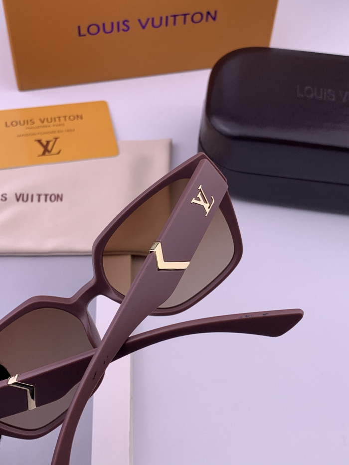 LOUIS VUITTON  SUNGLASSES-57