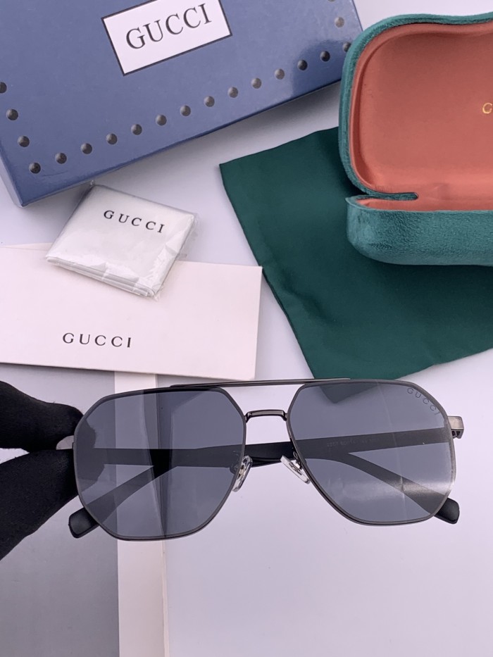 GUCCI SUNGLASSES-011