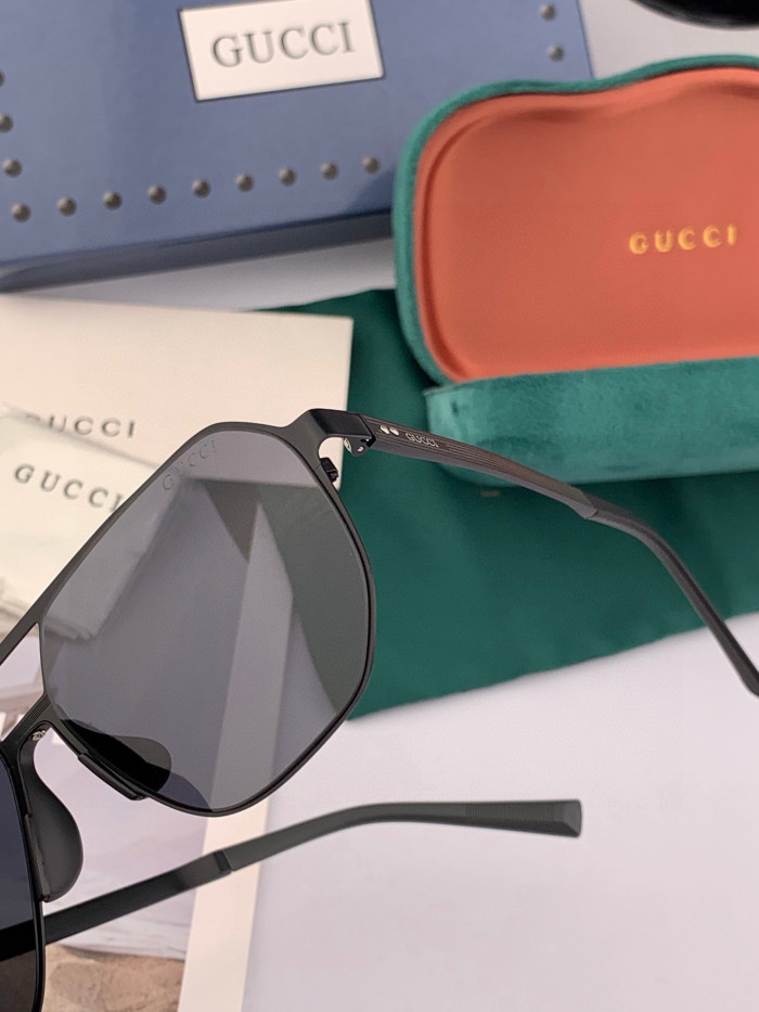 GUCCI SUNGLASSES-011