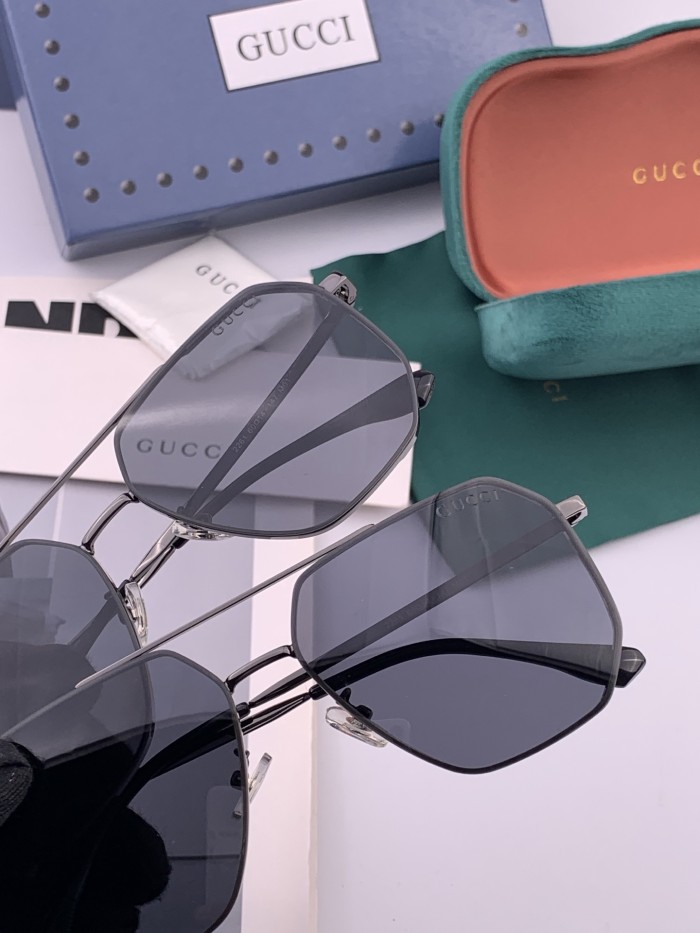 GUCCI SUNGLASSES-011
