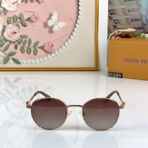 LOUIS VUITTON  SUNGLASSES-501