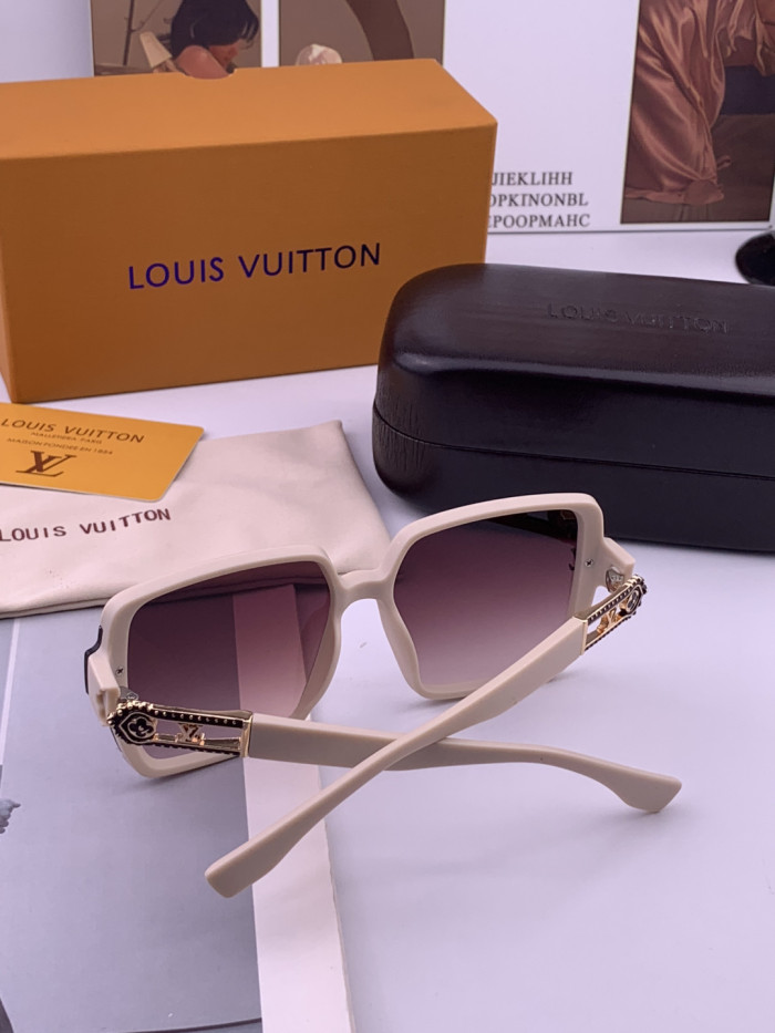 LOUIS VUITTON  SUNGLASSES-57