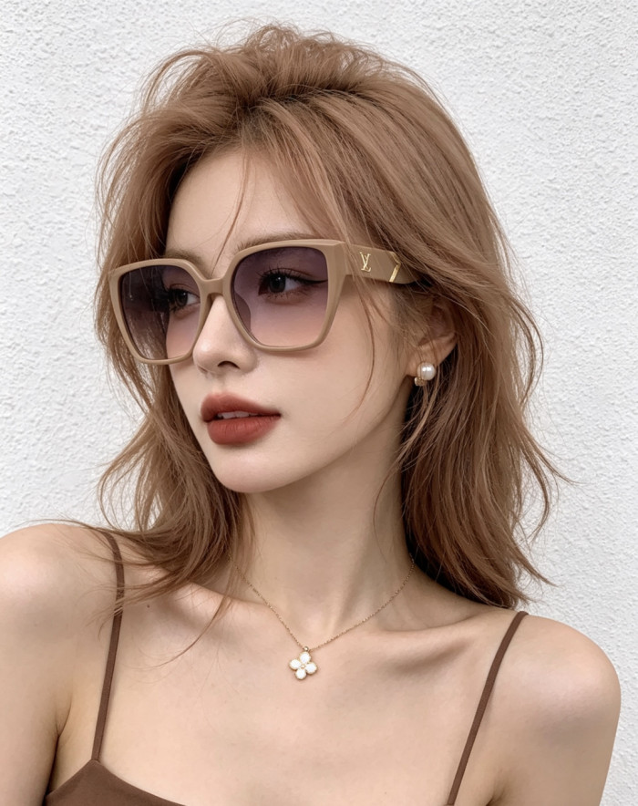 LOUIS VUITTON  SUNGLASSES-57