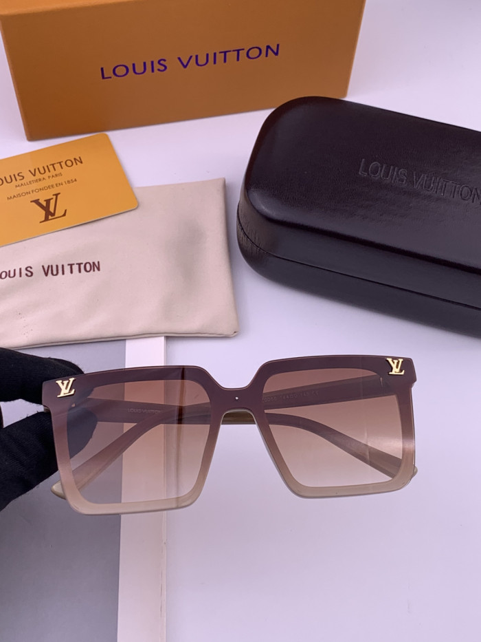 LOUIS VUITTON  SUNGLASSES-57