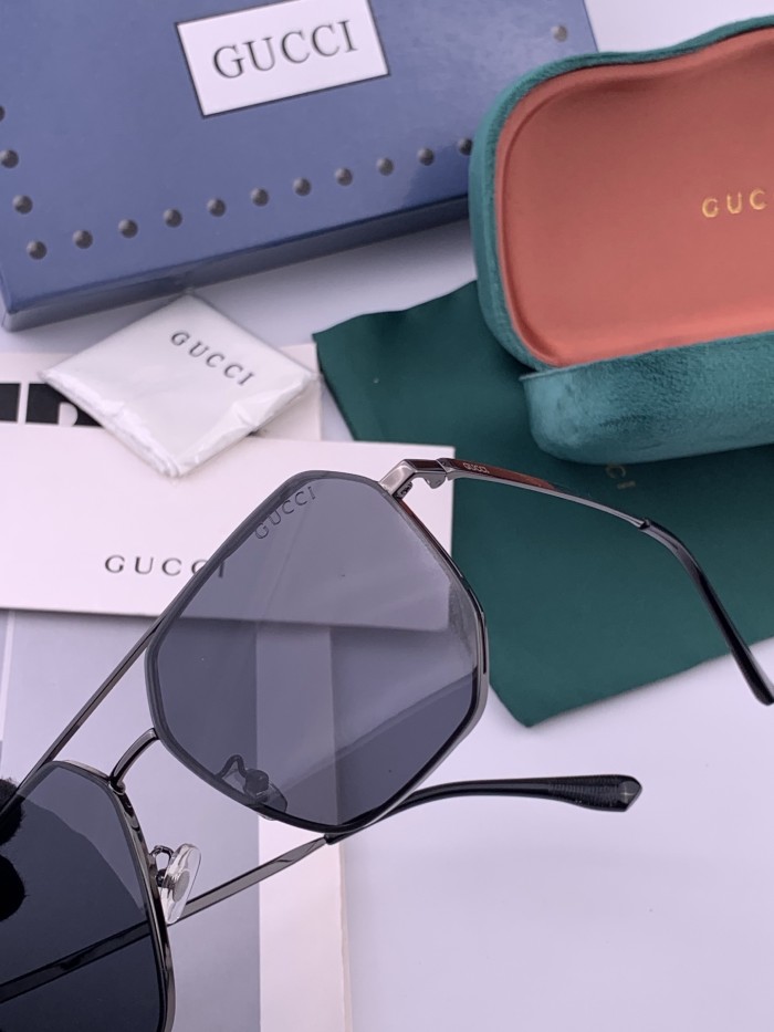 GUCCI SUNGLASSES-011