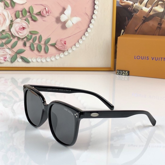 LOUIS VUITTON   SUNGLASSES-001