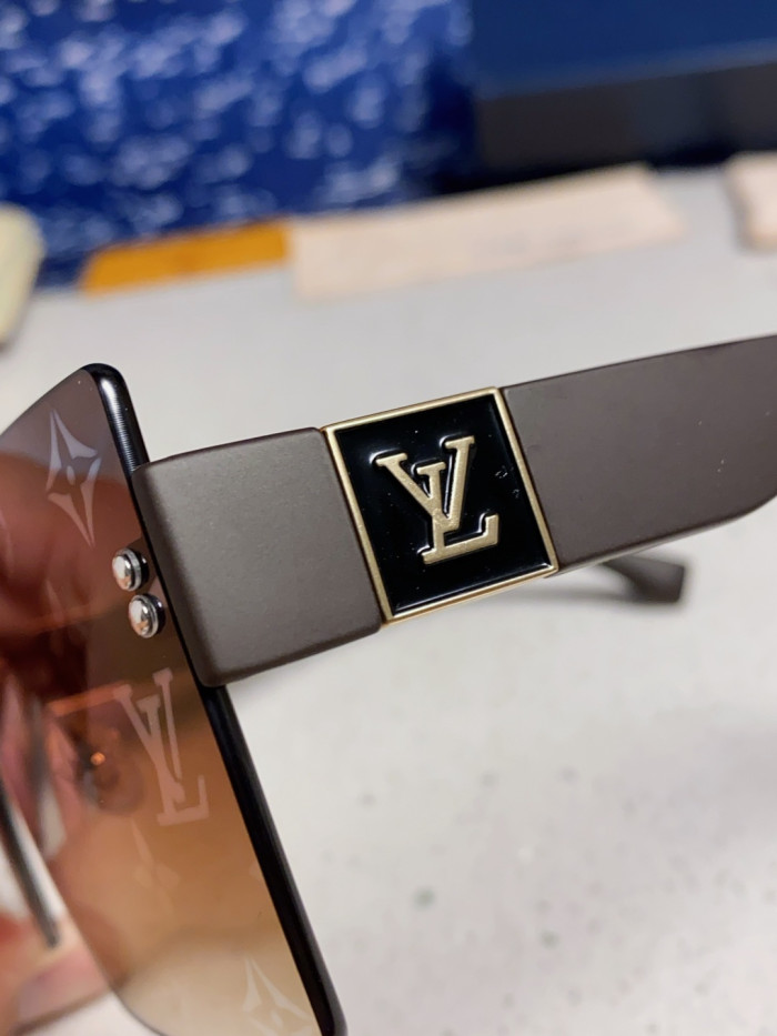 LOUIS VUITTON   SUNGLASSES-09