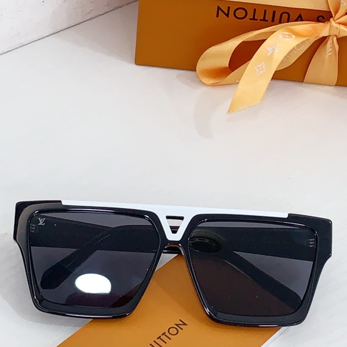 LOUIS VUITTON  SUNGLASSES-051