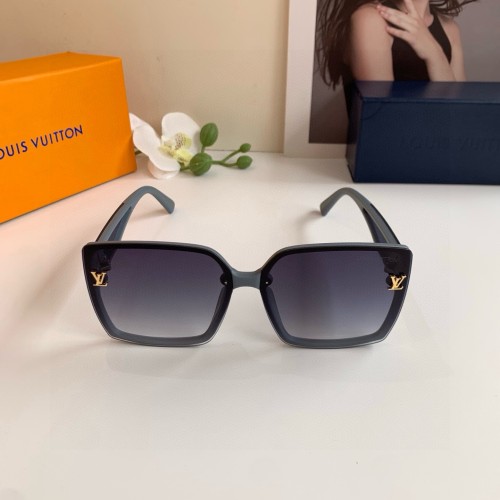LOUIS VUITTON  SUNGLASSES-59