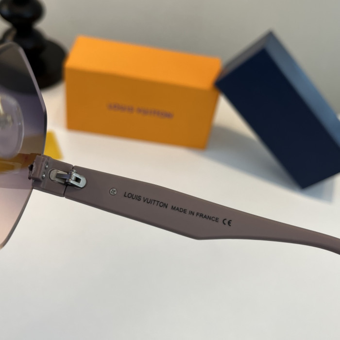 LOUIS VUITTON   SUNGLASSES-09