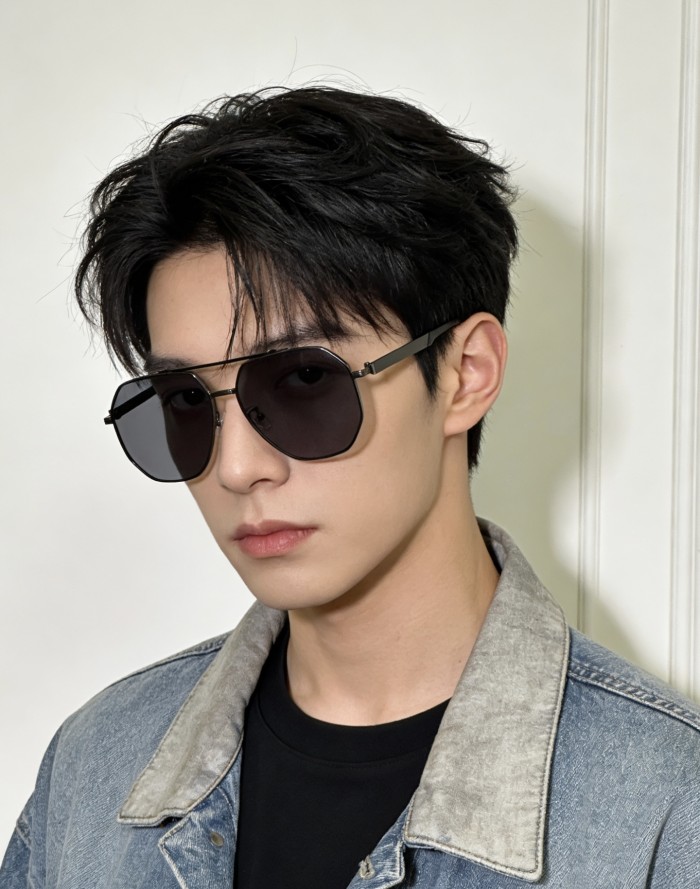 GUCCI SUNGLASSES-011