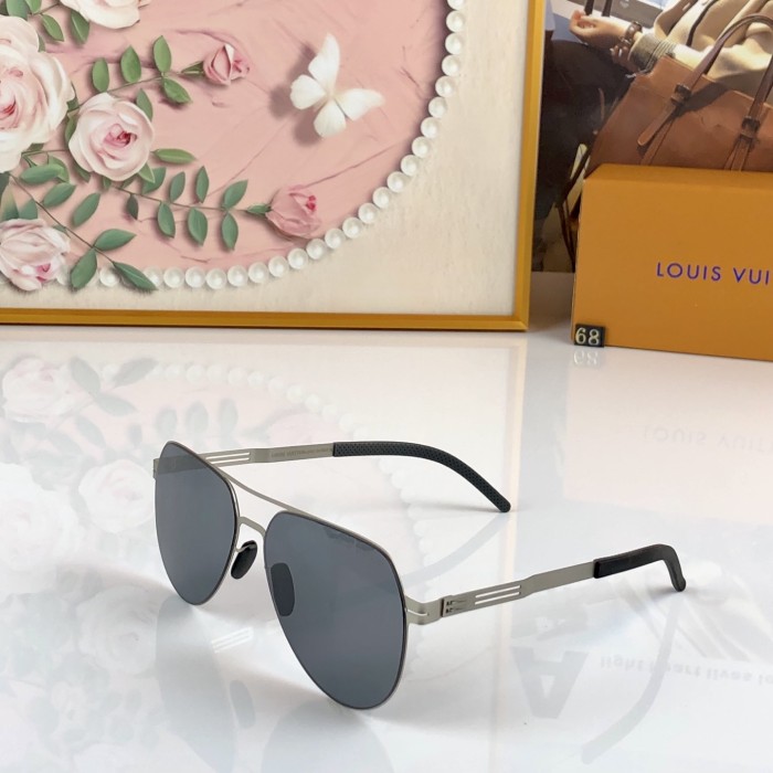 LOUIS VUITTON   SUNGLASSES-011