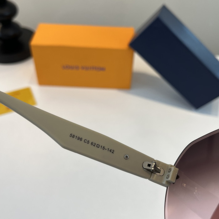 LOUIS VUITTON   SUNGLASSES-09