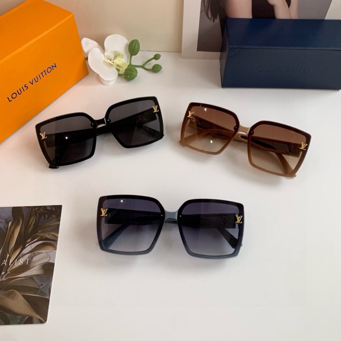 LOUIS VUITTON  SUNGLASSES-59
