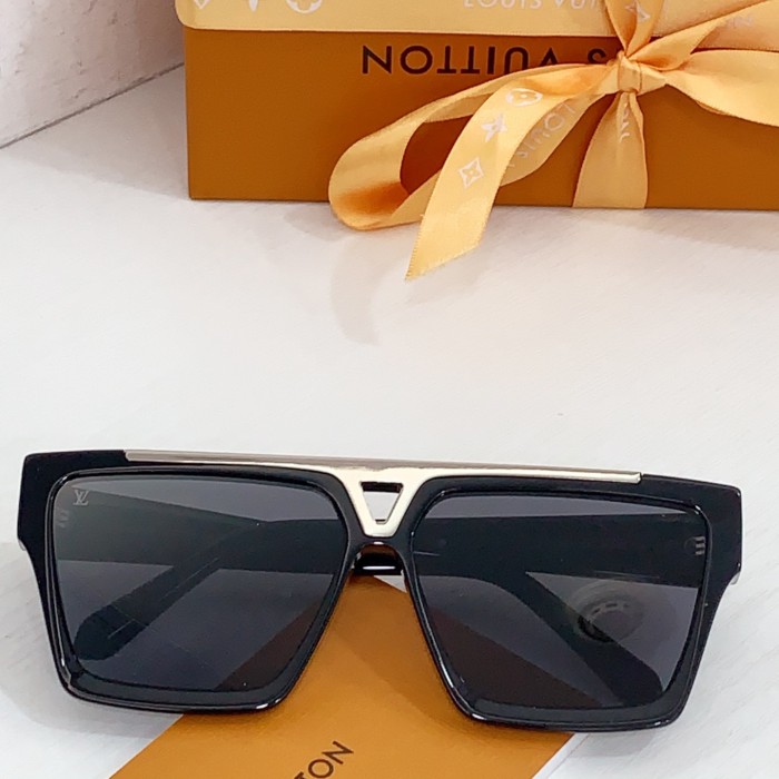 LOUIS VUITTON  SUNGLASSES-051