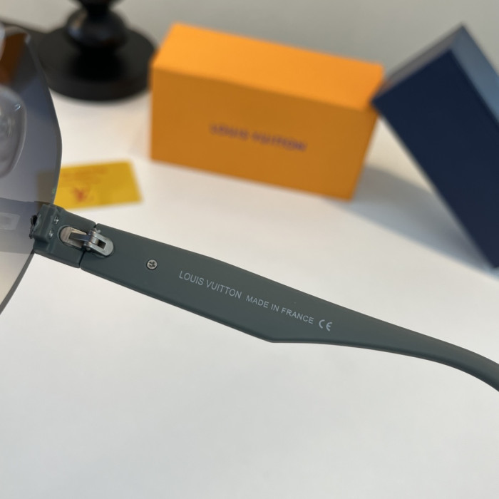 LOUIS VUITTON   SUNGLASSES-09