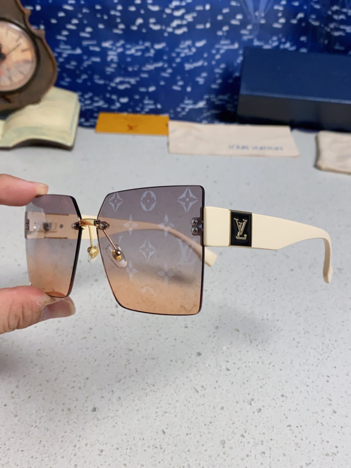 LOUIS VUITTON   SUNGLASSES-09