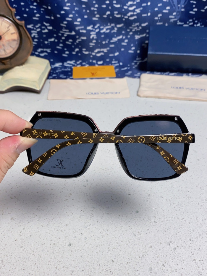 LOUIS VUITTON   SUNGLASSES-08
