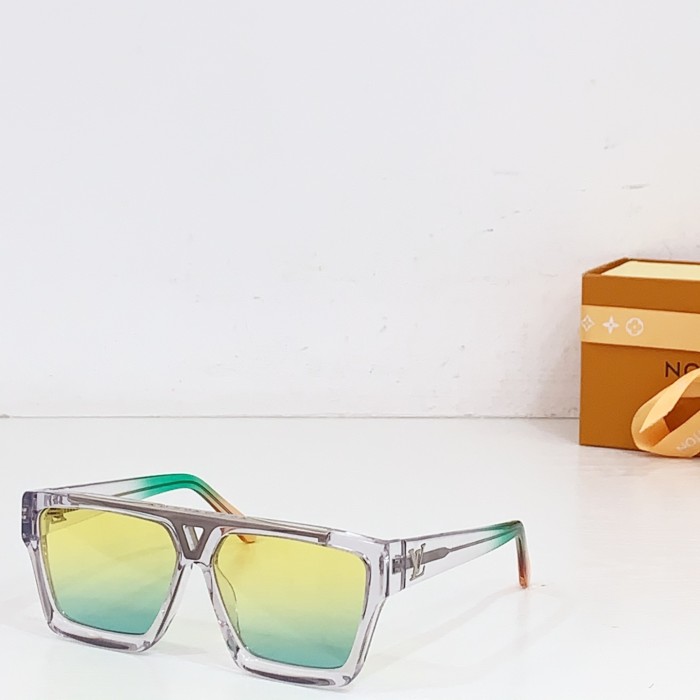 LOUIS VUITTON  SUNGLASSES-051