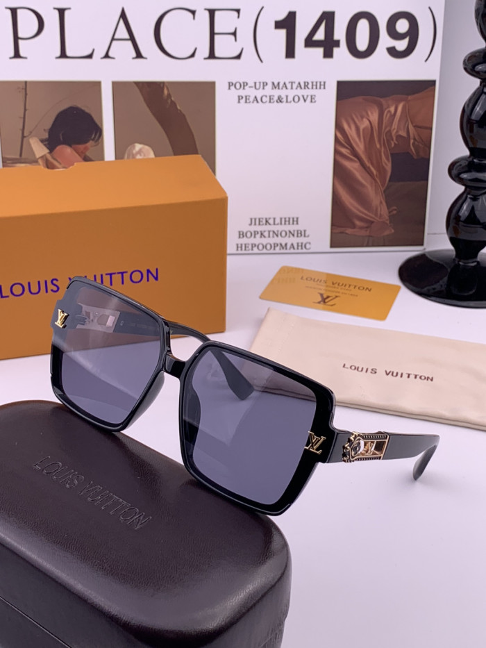LOUIS VUITTON  SUNGLASSES-57