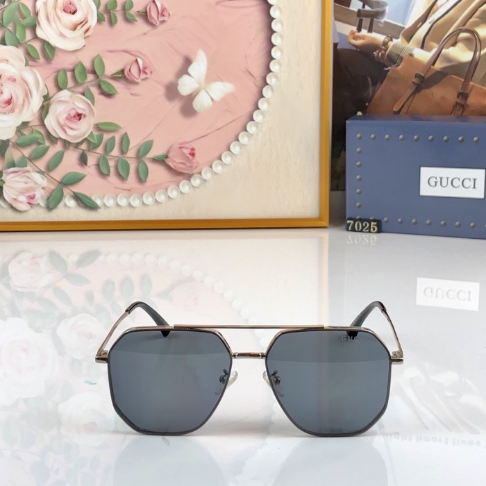 GUCCI  SUNGLASSES-011