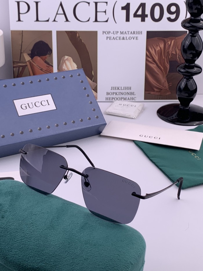 GUCCI SUNGLASSES-011