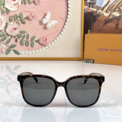 LOUIS VUITTON   SUNGLASSES-001