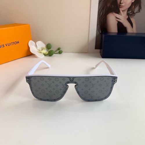 LOUIS VUITTON  SUNGLASSES-58