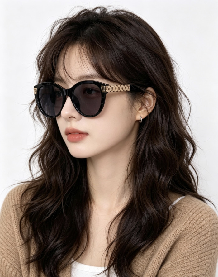 LOUIS VUITTON  SUNGLASSES-57