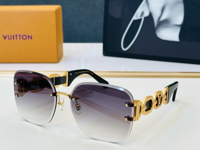 LOUIS VUITTON   SUNGLASSES-061
