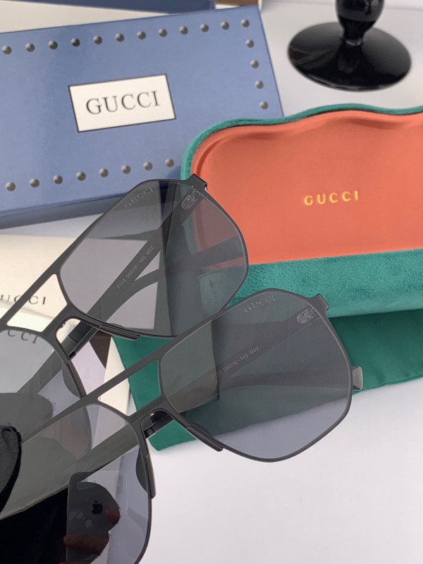 GUCCI SUNGLASSES-011