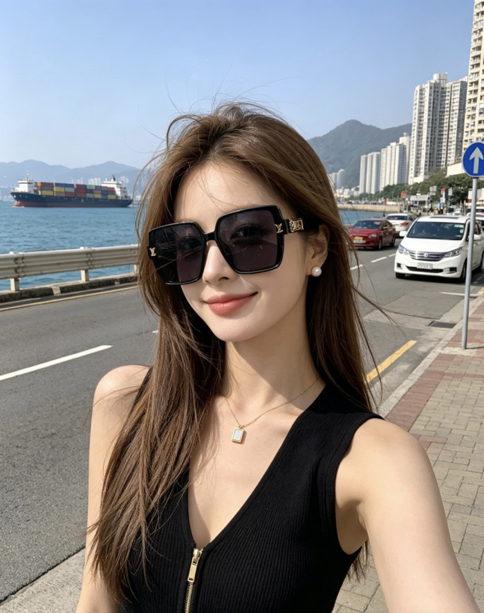 LOUIS VUITTON  SUNGLASSES-57