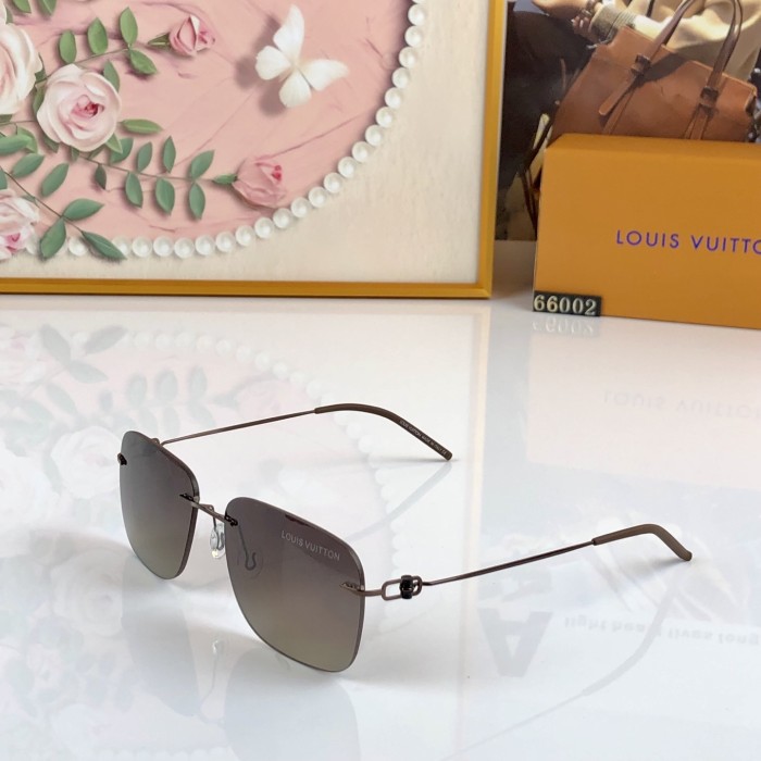 LOUIS VUITTON   SUNGLASSES-521