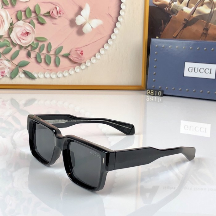 GUCCI  SUNGLASSES-511