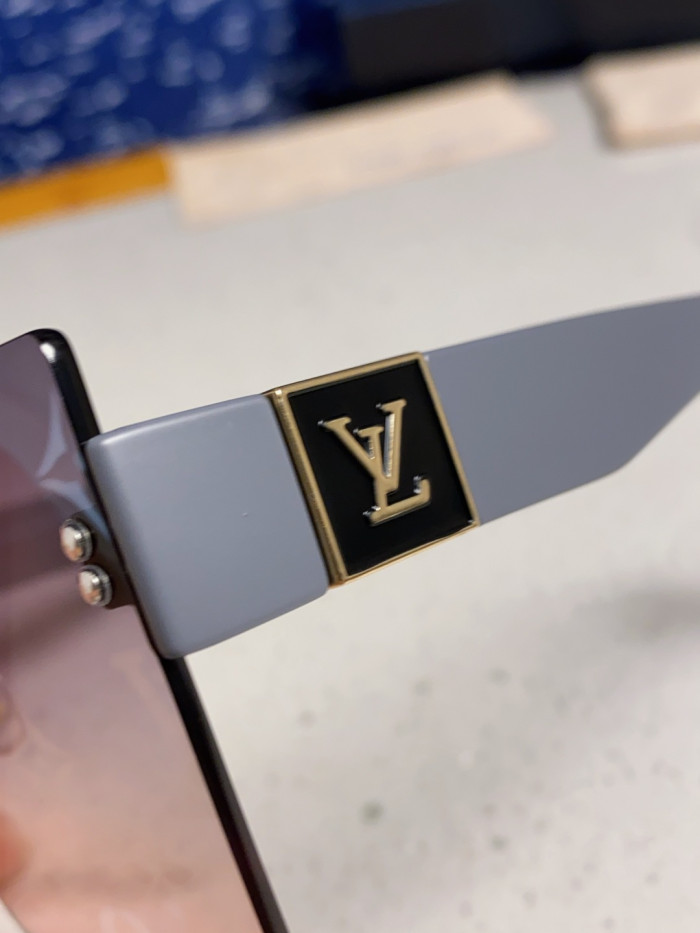 LOUIS VUITTON   SUNGLASSES-09