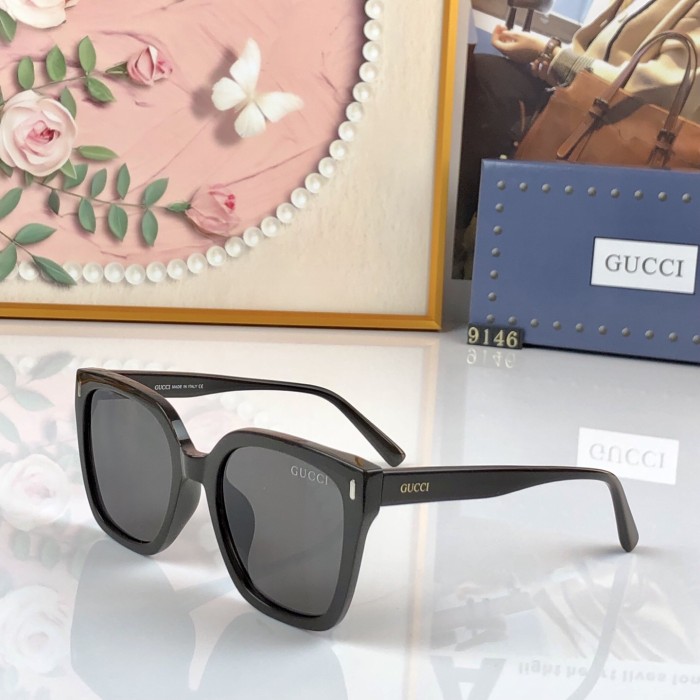 GUCCI  SUNGLASSES-521