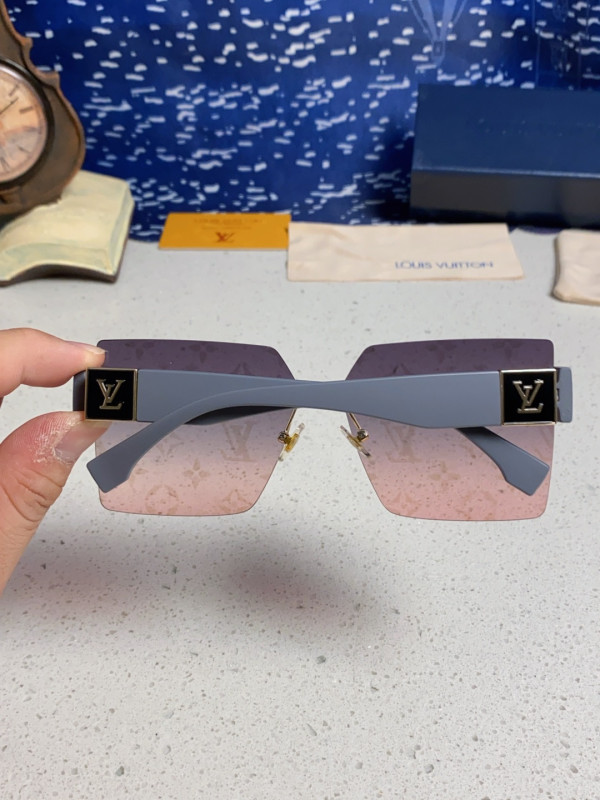 LOUIS VUITTON   SUNGLASSES-09