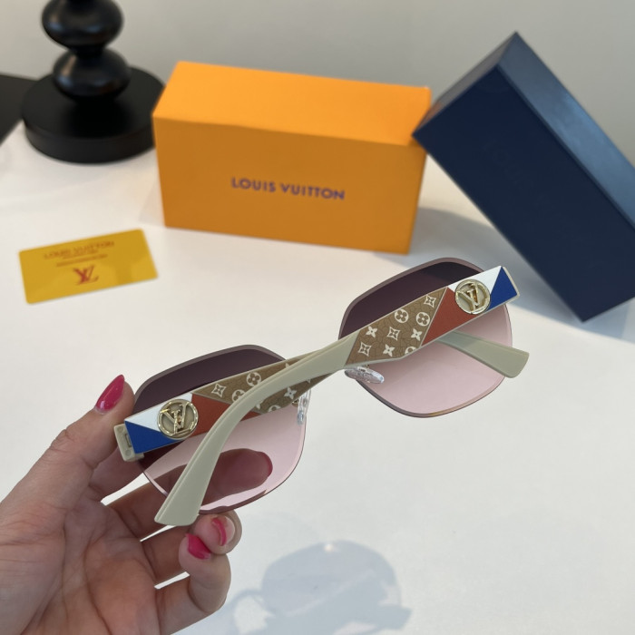 LOUIS VUITTON   SUNGLASSES-09
