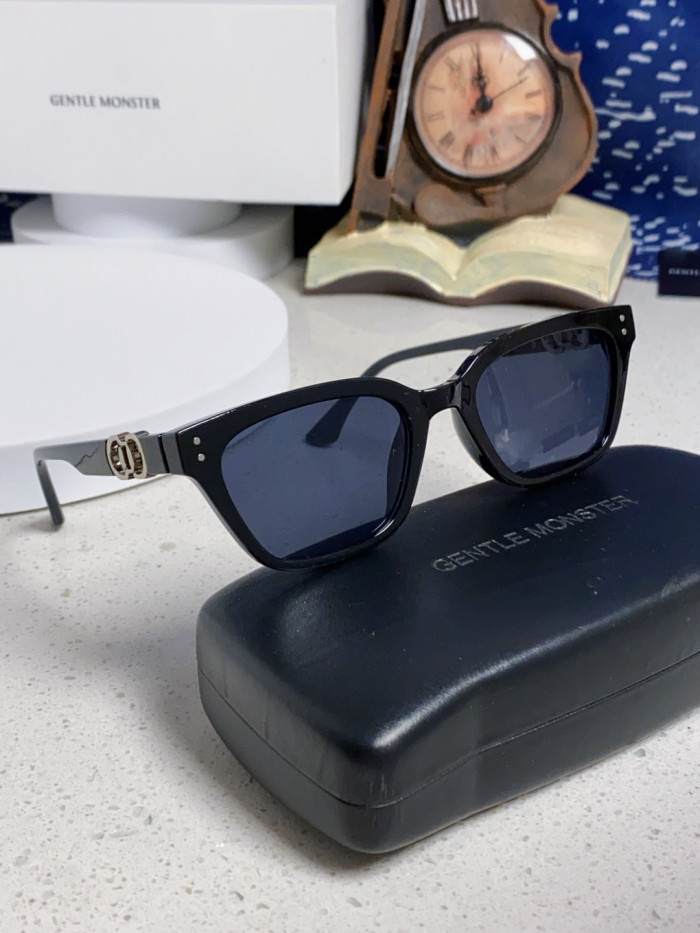 GENTLE MONSTER  SUNGLASSES-09