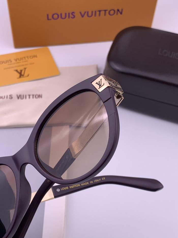 LOUIS VUITTON  SUNGLASSES-57