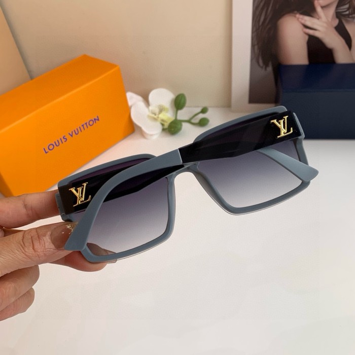 LOUIS VUITTON  SUNGLASSES-59
