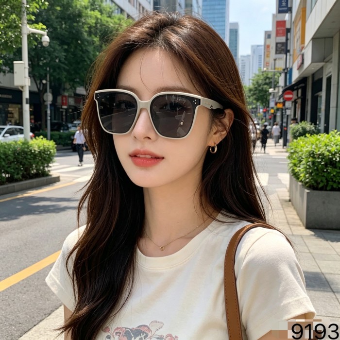 LOUIS VUITTON   SUNGLASSES-521