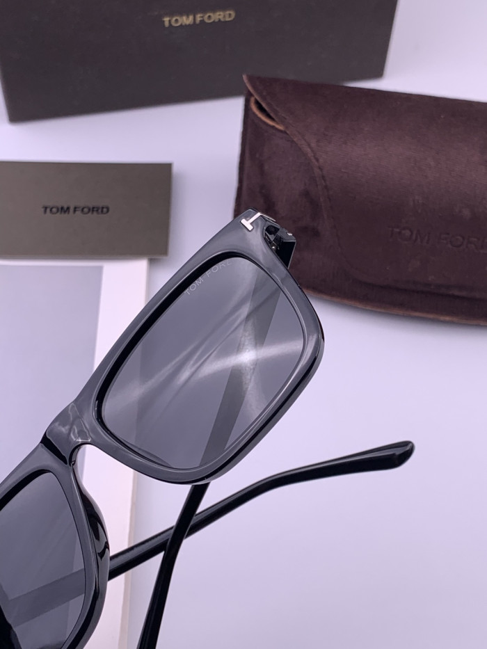TOM FORD  SUNGLASSES-57