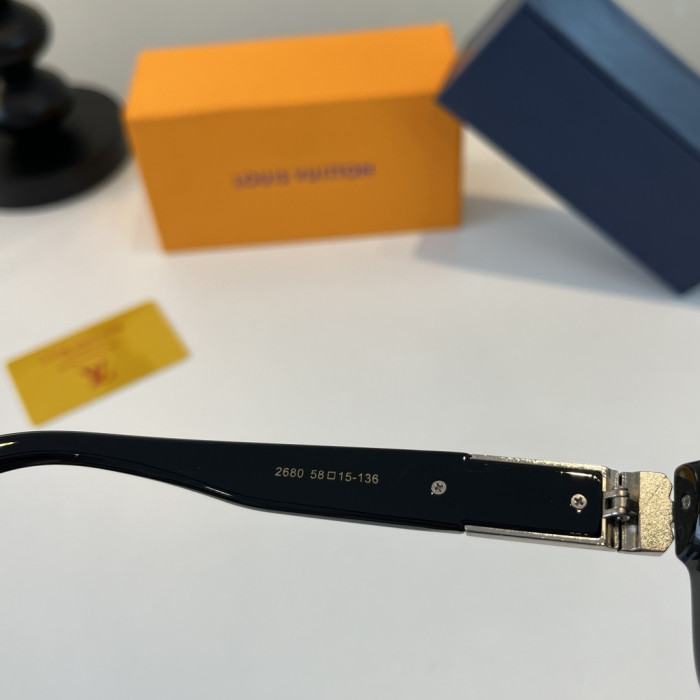 LOUIS VUITTON   SUNGLASSES-09