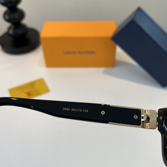 LOUIS VUITTON   SUNGLASSES-09