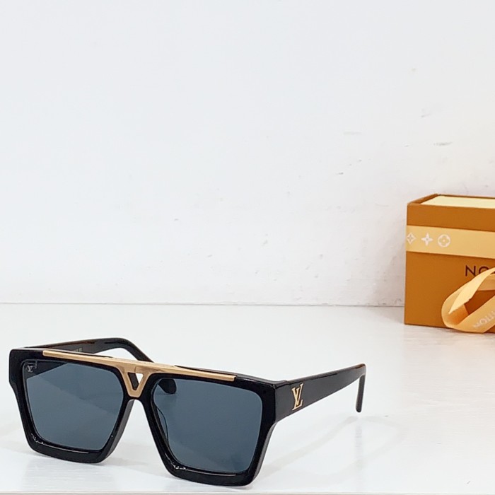 LOUIS VUITTON  SUNGLASSES-051